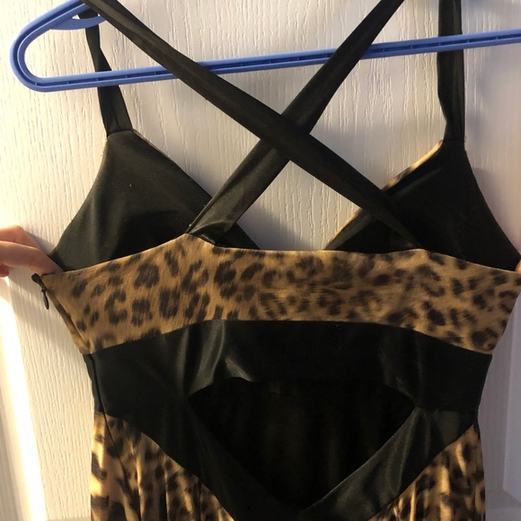 CACHÉ | Sexy Leopard Print Dress Cut Out Back Handkerchief Hem - Picture 7 of 13